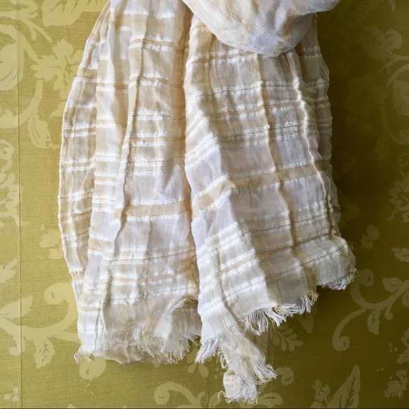 NWT Spring Scarf - Picture 3 of 5